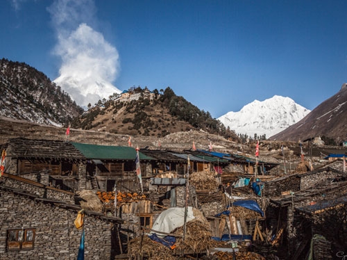 Manaslu circuit trek