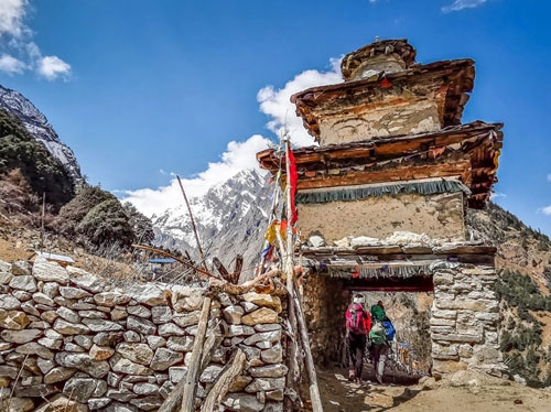 manaslu circuit trek nepal