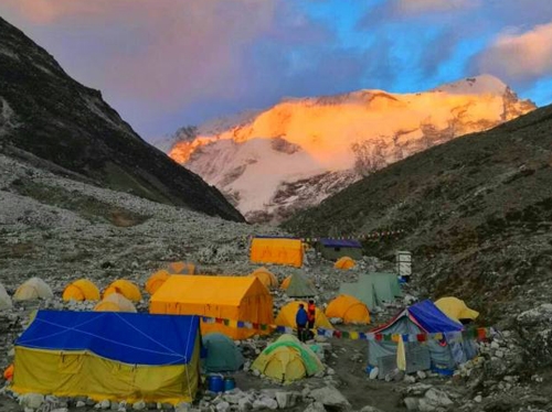 Nepal Everest Base Camp Trek in April- Weather and Program